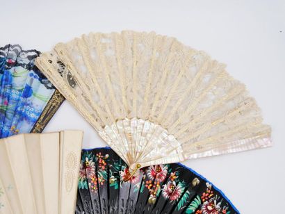 null Set of six fans including one in mother-of-pearl and lace. A brown tortoiseshell...