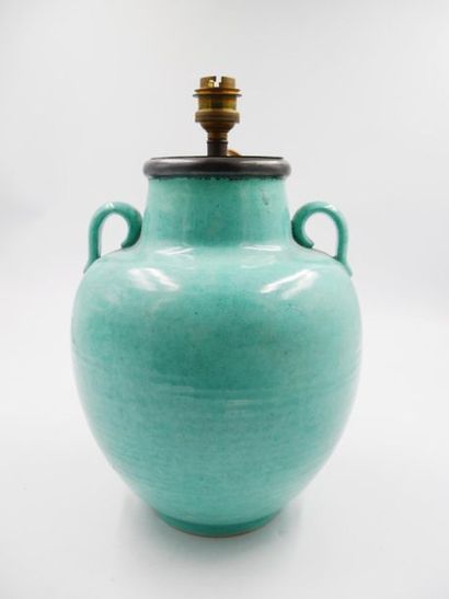 null Maison ROUARD à Paris :
Vase ovoïde monté en lampe à col resserré tronconique...