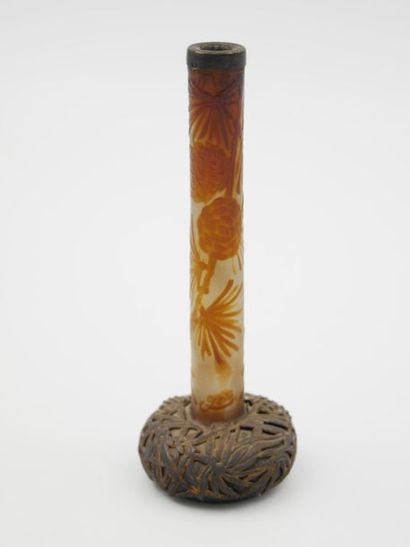 null Etablissements GALLE (1904-1936) 
Vase soliflore à long col et base piriforme...