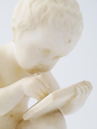 null L'amour écrivain 
Groupe en marbre sculpté 
31 x 13 cm 

[Charge à l'adjudicataire...