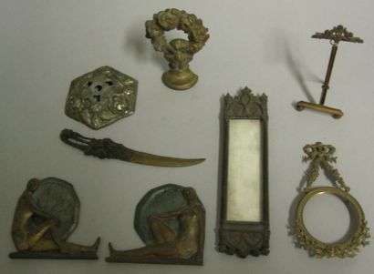 null Elements de décoration et cadres en bronze et laiton: cadres, ornements, co...