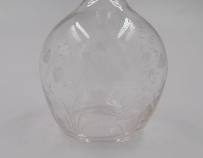 null Set of two carafes and one carafon in glass and cut or engraved crystal.
H....