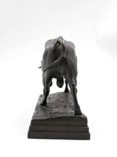 null Antoine-Louis BARYE (1796-1875) D'après,
Taureau debout, seconde version
Bronze...