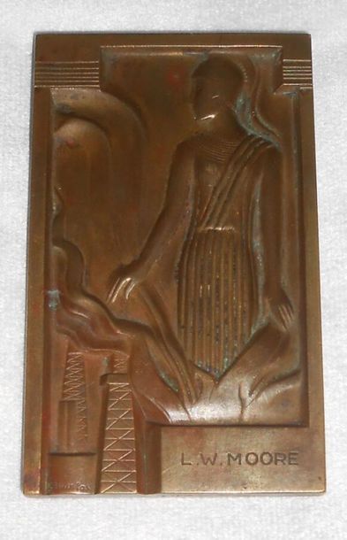 null 
Gustave MIKLOS (1888-1967)
Plaque commémorative en bronze patiné.


A l’avers...