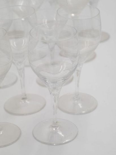 null ITALIE, Varisco : 
Partie de service de verres en cristal à filet tourbillonnant...