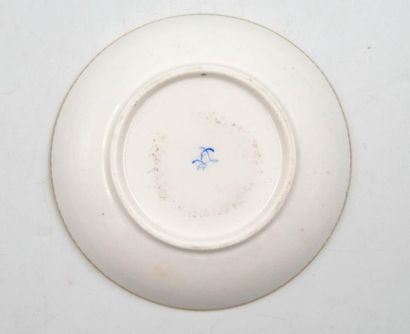 null SEVRES (porcelaine tendre) :
Gobelet bouillard et sa soucoupe en porcelaine...