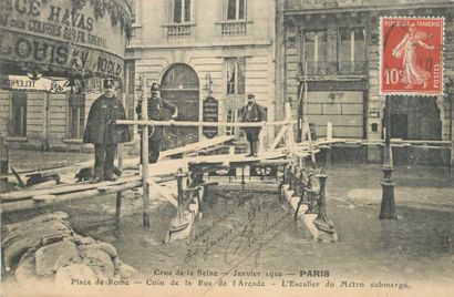 null 24 CARTES POSTALES LE METROPOLITAIN : Paris-Divers. Dont" La rue de Rivoli et...