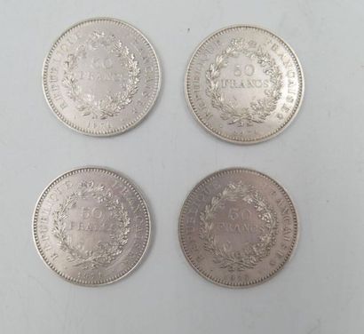 null 4 pièces de 50 Francs Argent Hercule de 1974, 1975 , 1976 et 1978.
Poids : 119...