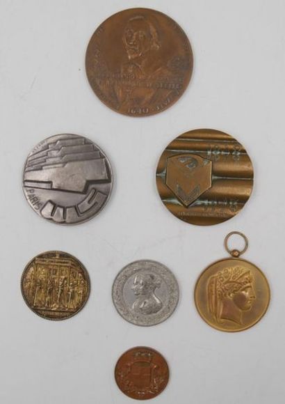 null 7 Médailles : 
En Bronze : Fondation de l'Imprimerie Royale 1640-A la Gloire...