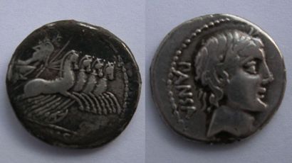 null Lot de 8 Monnaies en argent : 
5 deniers en argent de la République romaine...