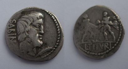 null Lot de 8 Monnaies en argent : 
5 deniers en argent de la République romaine...
