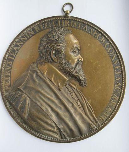 null 2 grandes plaques rondes - Personnages Historiques. 
Représentant Henri IV et...