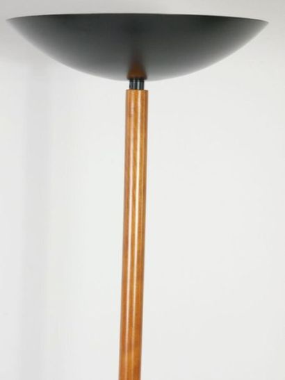 null Ensemble de mobilier de bureau comprenant : 
- Un lampadaire - H. : 180 cm
-...