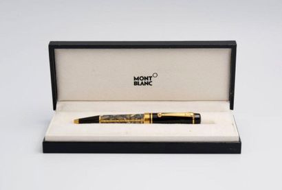 null MONTBLANC 
Série limitée écrivain Alexandre Dumas - n°707039 / 16 000
Stylo...