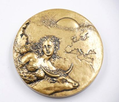 null Renée MAYOT pour la Monnaie de Paris
L'Europe
Médaille en bronze doré 
Diam...