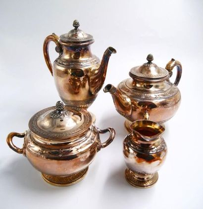 null GALLIA,
Service à thé et à café en métal argenté quatre pièces, à décor de frises...