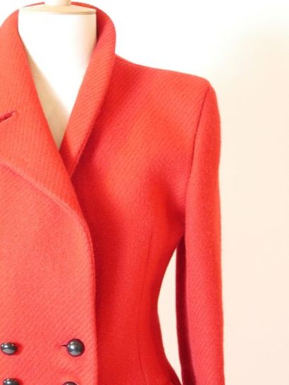 null Pierre CARDIN Boutique
Tailleur jupe en lainage rouge composé d'une veste courte...