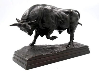 null Antoine-Louis BARYE (1796-1875) After, standing
Bull, second version
Bronze...