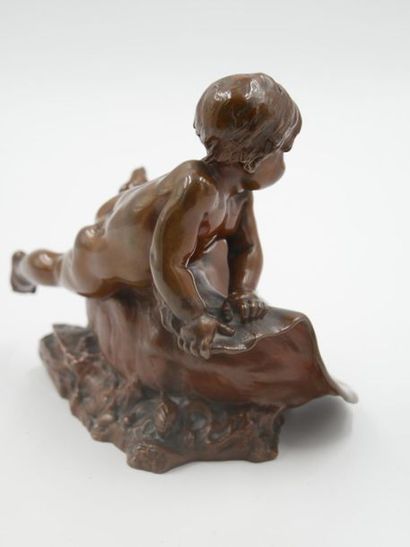 null Louis-Ernest BARRIAS (1841-1905): L'
enfant au coquillage et au crabe
Bronze...