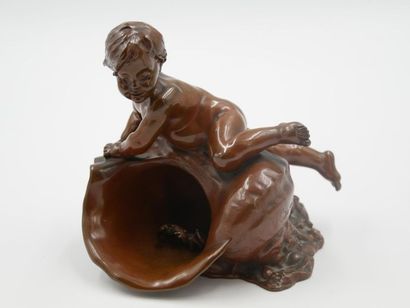 null Louis-Ernest BARRIAS (1841-1905): L'
enfant au coquillage et au crabe
Bronze...