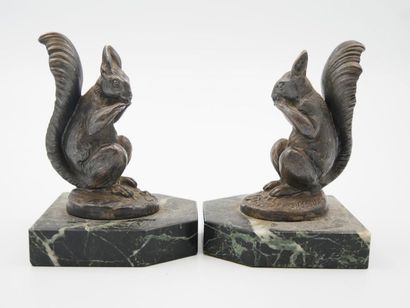 null Maurice FRECOURT (1890-1961)
Pair of bookends in bronze with dark patina about...