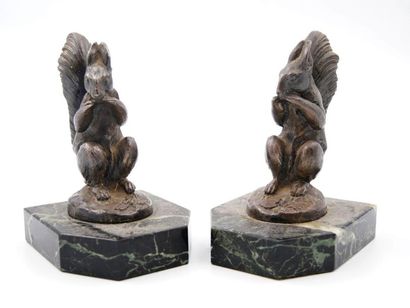 null Maurice FRECOURT (1890-1961)
Pair of bookends in bronze with dark patina about...