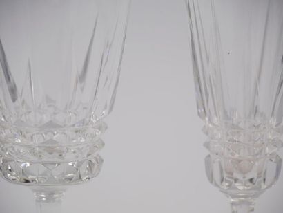 null A cut crystal service part comprising : 
- a champagne 
flute - a digestive...