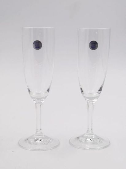 null Cristallerie COMTESSE, Germany 
Two champagne flutes with faceted feet 
