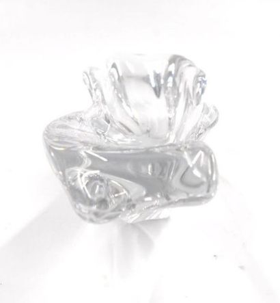 null BACCARAT: Crystal 
pocket-emptyer. 
Marked on the back. 
6.5 x 20 x 7 cm

(small...