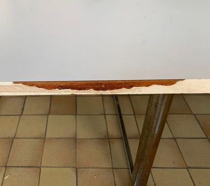 null Table à plateau rectangulaire en mélaminé blanc à piètement double en bois et...