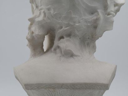 null D'après Jean-Baptiste CARPEAUX (1827-1875) : 
Buste de bacchante
Sculpture en...