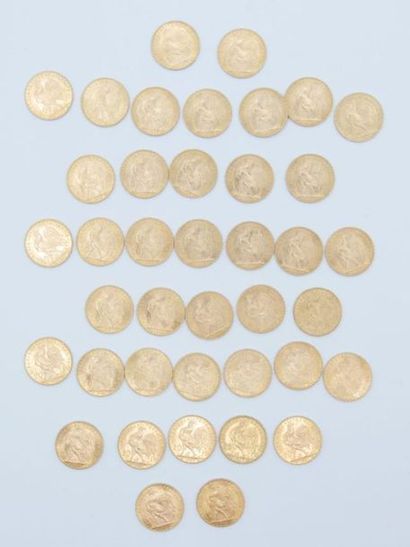 null 40 coins of 20 francs Gold at the Rooster 1907.

Weight : 258,55 g.



Estimation...