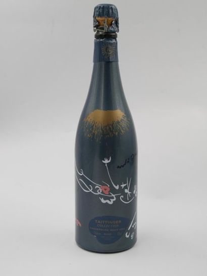 null TAITTINGER COLLECTION Millésime 1982 : Bouteille de champagne (vide) décorée...