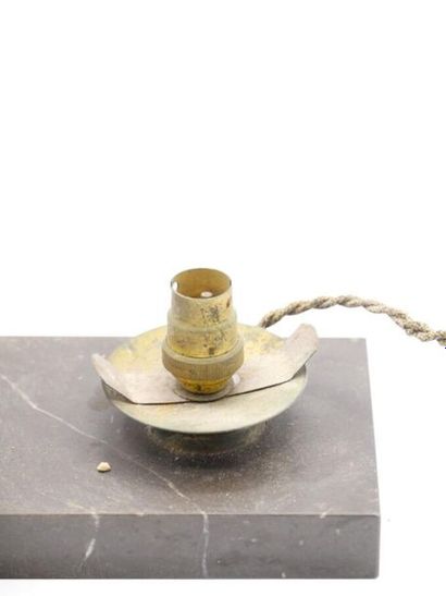 null Bronze bulb holder with elephant decoration 

Marble base 

Electrified 

14.5...