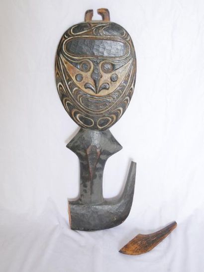null SEPIK , PAPUA NEW GUINEA 

Anthropomorphic ritual hook in carved and patinated...