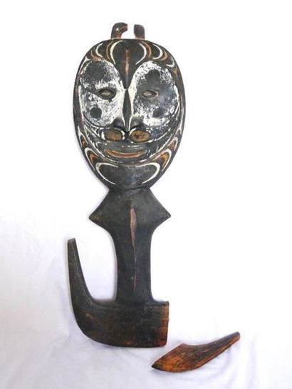 null SEPIK , PAPUA NEW GUINEA 

Anthropomorphic ritual hook in carved and patinated...