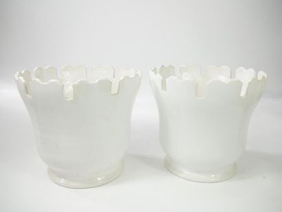 null Pair of ceramic glass coolers with white glaze 

Marks on the lapels

22.5 x...