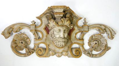null Painted and gilded wood wall bracket, carved in the center of a presumed portrait...
