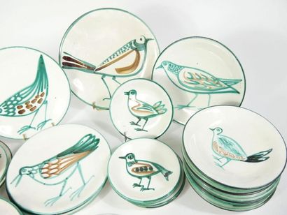 null PICAULT, Robert (1919-2000) : 

Earthenware dinner service part with bird decoration...