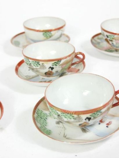 null JAPON - XXème

Partie de service à thé en porcelaine à décor polychrome peint...