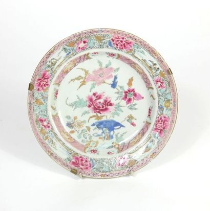 null CHINE,

Lot en porcelaine à décor en camaïeu bleu comprenant un grand plat et...