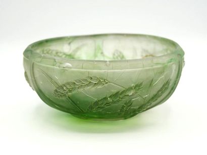 null DAUM NANCY 
Multilayer glass paste bowl decorated with ears of wheat in relief...