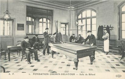 null 5 BILLARD POST CARDS: Selection. "Carte Photo-4 Gentlemen Around a Billiard...