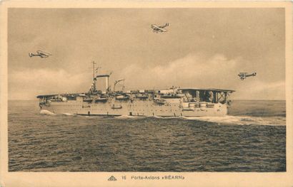 30 BOAT POST CARDS: 18cp-Military, 12cp-Civils...