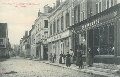 null 37 SALES & COMPANY POST CARDS: Various Types. Of which" Castres-Le Crédit Lyonnais,...