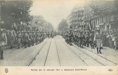 null 197 MILITARIA POSTCARDS: France & Germany. Including" French-German border at...