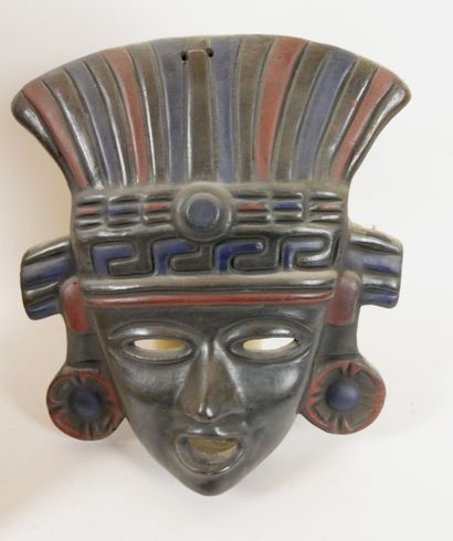  MEXIQUE 
Masques en terre cuite et pierre. Souvenirs de voyage. 
Hauteur du grand...