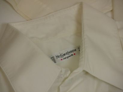 null 
YVES SAINT LAURENT




Lot de neuf chemises à manches courtes en coton, petit...