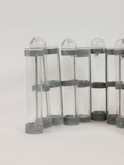 null 
TSE-TSE




Vase d'avril composé de 21 tubes en verre et acier. 




Hauteur :...