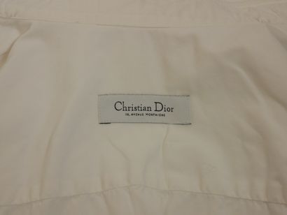 null 
DIOR, CHRISTIAN DIOR




Lot de trois chemises en coton blanc, coupe droite,...
